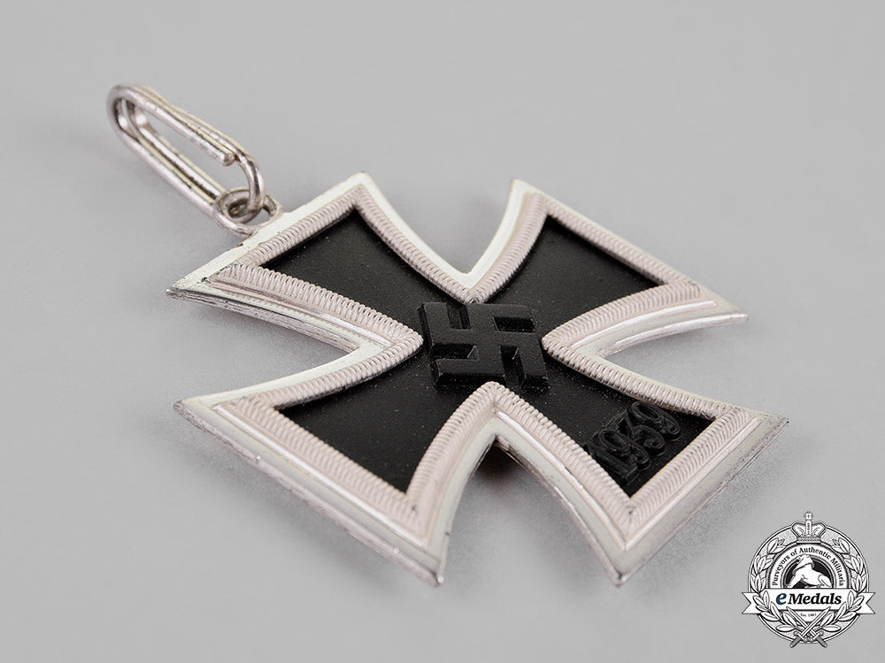 germany._a_mint_knight's_cross_of_the_iron_cross,_steinhauer&_lück,_micro800_c18-015005