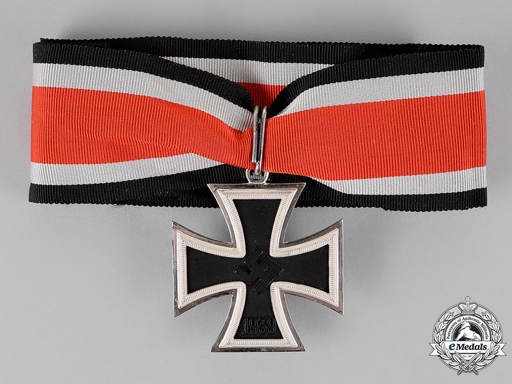germany._a_knight's_cross_of_the_iron_cross,_by_steinhauer&_lück,_with_case_c18-015030