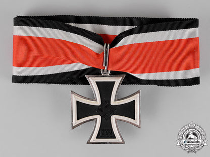 germany._a_knight's_cross_of_the_iron_cross,_by_steinhauer&_lück,_with_case_c18-015030
