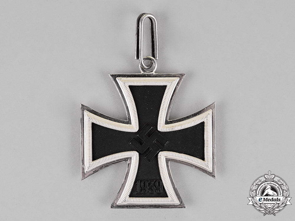 germany._a_knight's_cross_of_the_iron_cross,_by_steinhauer&_lück,_with_case_c18-015031
