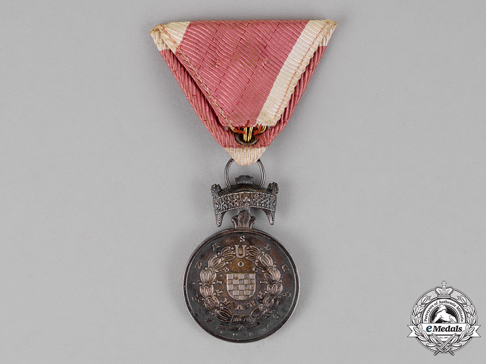 croatia._an_order_of_king_zvonimir's_crown,_silver_grade_merit_medal,_cased_c18-015088