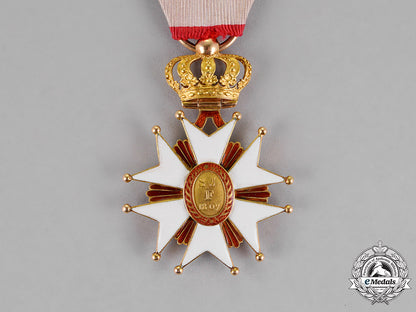 italian_state,_tuscany._an_order_of_saint_joseph,_knight_in_gold,_c.1880_c18-015158_1_1_1