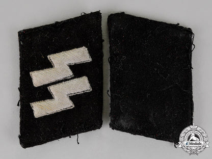 germany._a_pair_of_waffe-_ss_ss_mann's_collar_tabs,_type3(1940-45)_c18-015173