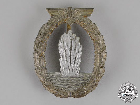 germany._a_minesweeper_war_badge_by_rudolf_karneth&_söhne,_gablonz_c18-015199