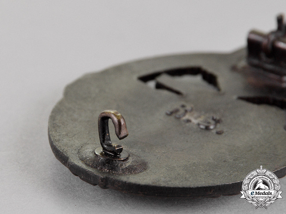 germany._a_tank_badge,_bronze_grade,_by_rudolf_souval_c18-015372