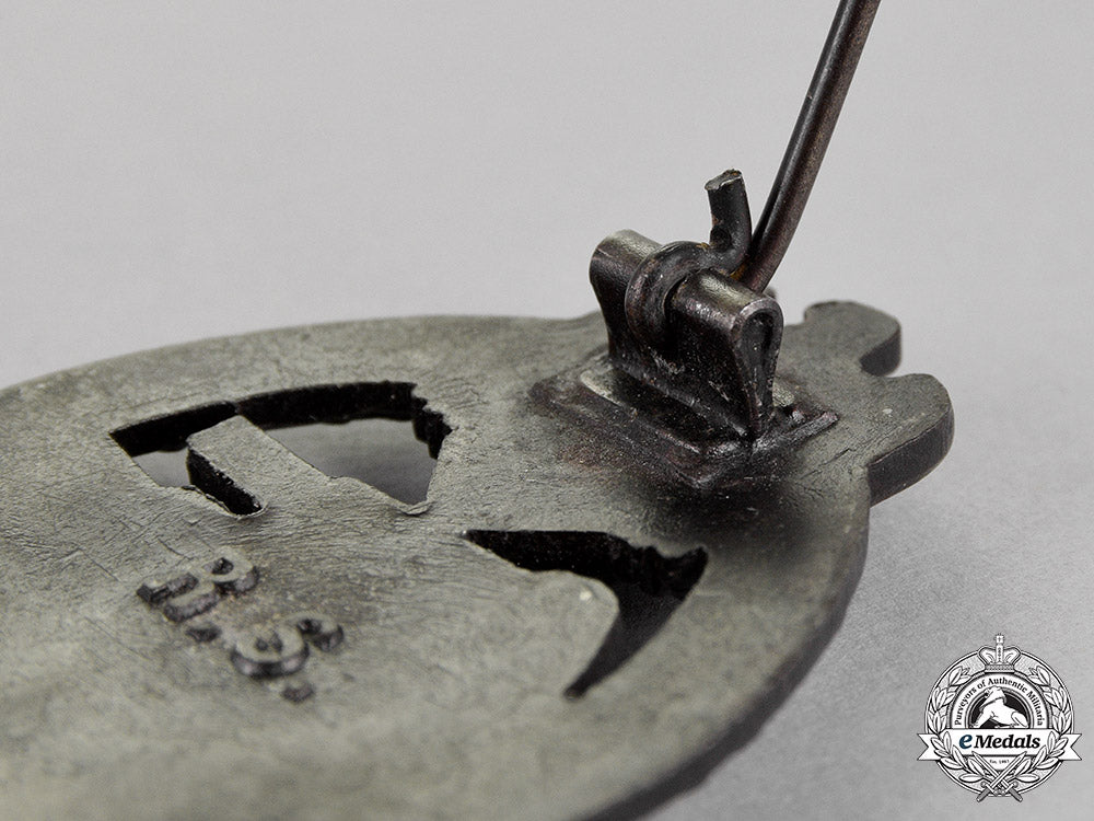 germany._a_tank_badge,_bronze_grade,_by_rudolf_souval_c18-015373