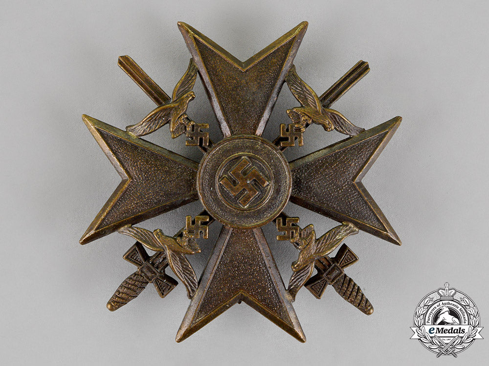 germany._a_spanish_cross,_in_bronze,_with_swords,_by_berg&_nolte_of_lüdenscheid_c18-015375