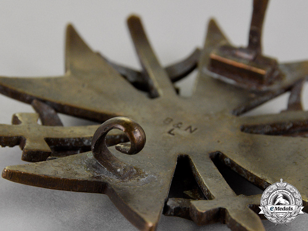 germany._a_spanish_cross,_in_bronze,_with_swords,_by_berg&_nolte_of_lüdenscheid_c18-015379