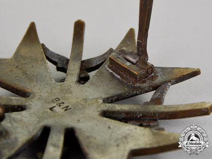 germany._a_spanish_cross,_in_bronze,_with_swords,_by_berg&_nolte_of_lüdenscheid_c18-015380