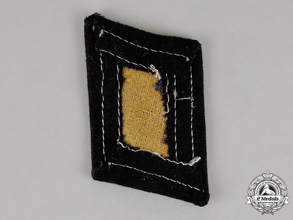 germany._a_single13_th_waffen-_ss_mountain_division_handschar_collar_tab_c18-015391