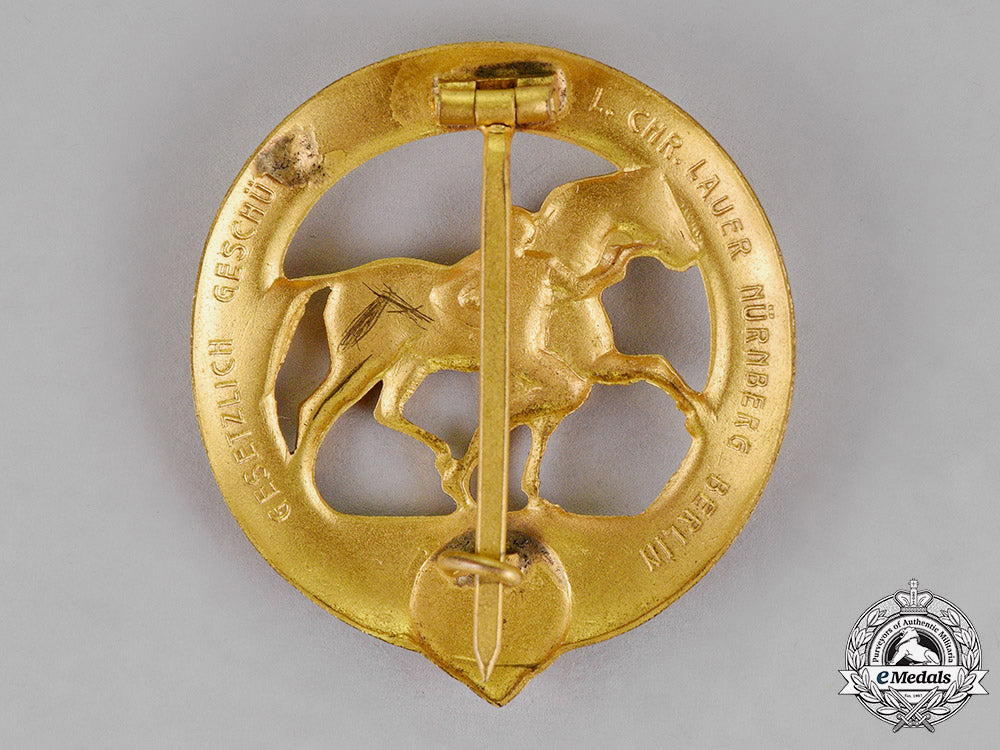 germany._a_gold_grade_horse_keeper’s_badge_in_its_presentation_case_of_issue_by_christian_lauer_c18-015543
