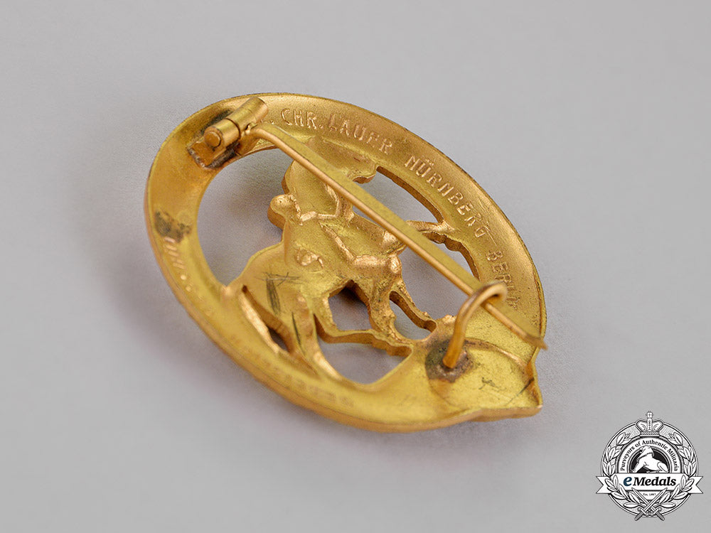 germany._a_gold_grade_horse_keeper’s_badge_in_its_presentation_case_of_issue_by_christian_lauer_c18-015544