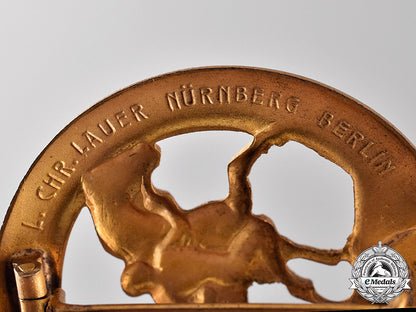 germany._a_gold_grade_horse_keeper’s_badge_in_its_presentation_case_of_issue_by_christian_lauer_c18-015548
