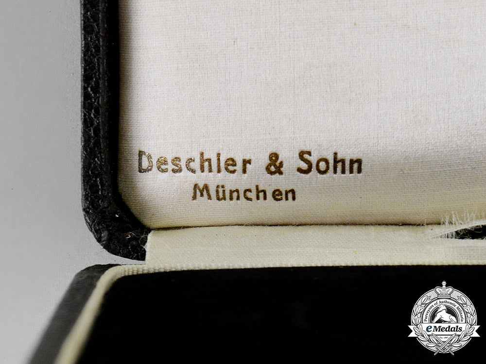 germany._a4_th_panzer_reconnaisance_section_cased_commemorative_medal_c18-015573
