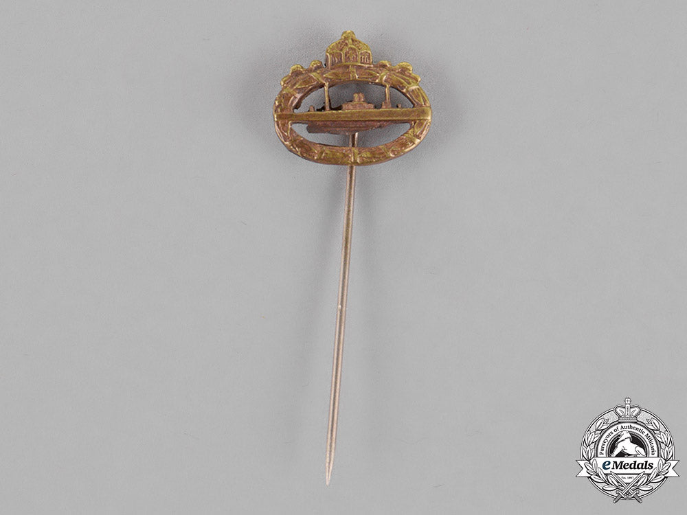 prussia._an_imperial_submarine(_u-_boot)_badge_with_its_matching_submarine_c18-015814_1_1_1