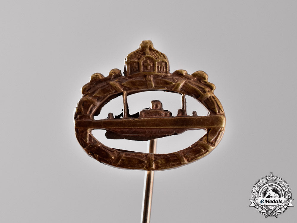 prussia._an_imperial_submarine(_u-_boot)_badge_with_its_matching_submarine_c18-015816_1_1_1