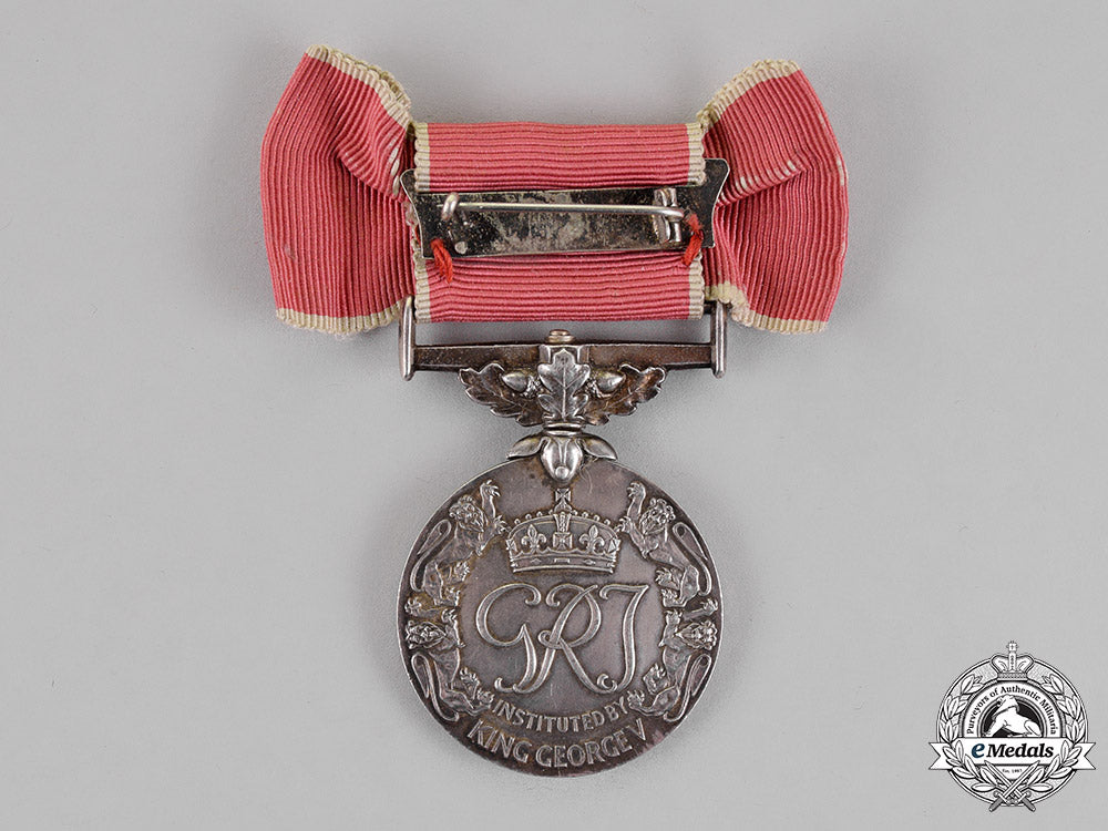 united_kingdom._a_medal_of_the_order_of_the_british_empire,_to_miss_mary_ryan_c18-015871