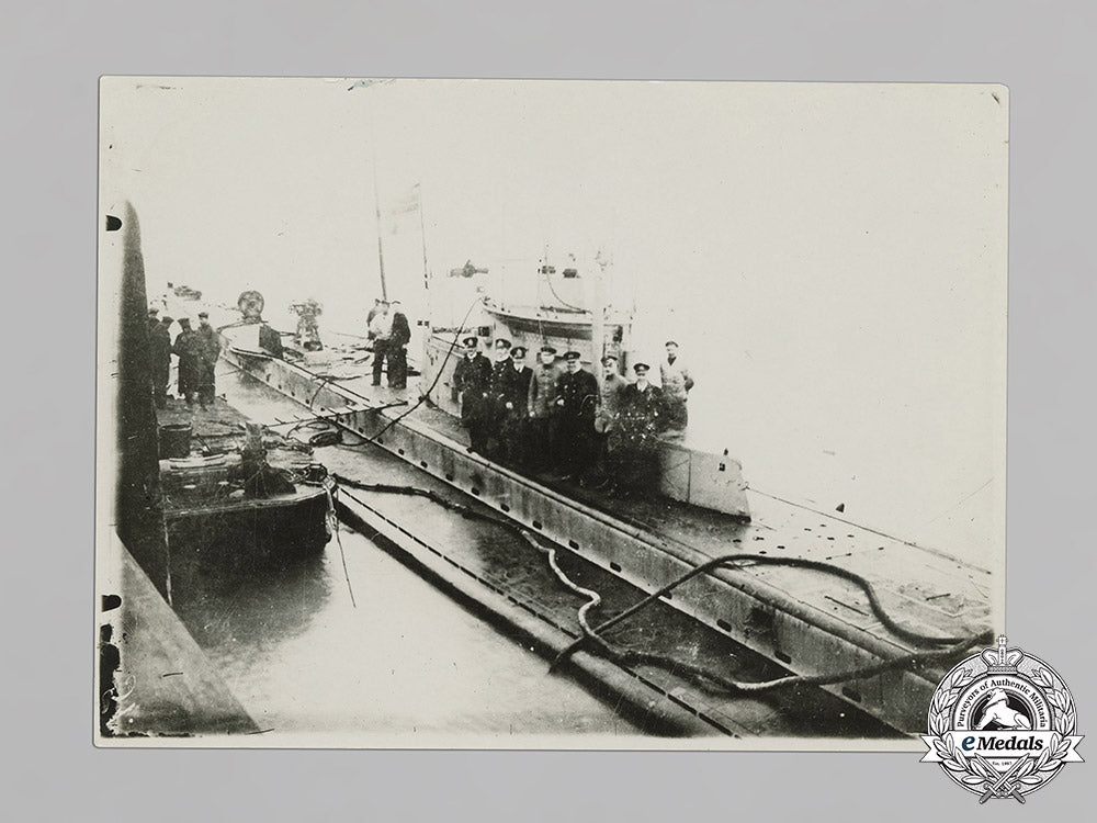 germany(_imperial)._lot_of_four_first_war_u-_boat_photographs_c18-015903