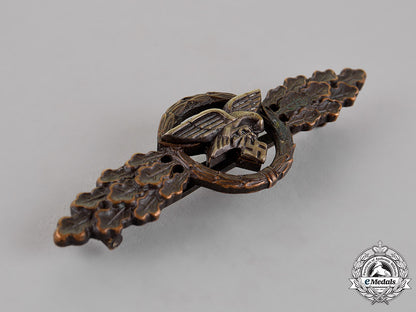 germany._a_luftwaffe_front_flying_clasp_for_transport_pilots,_bronze_grade_c18-016028