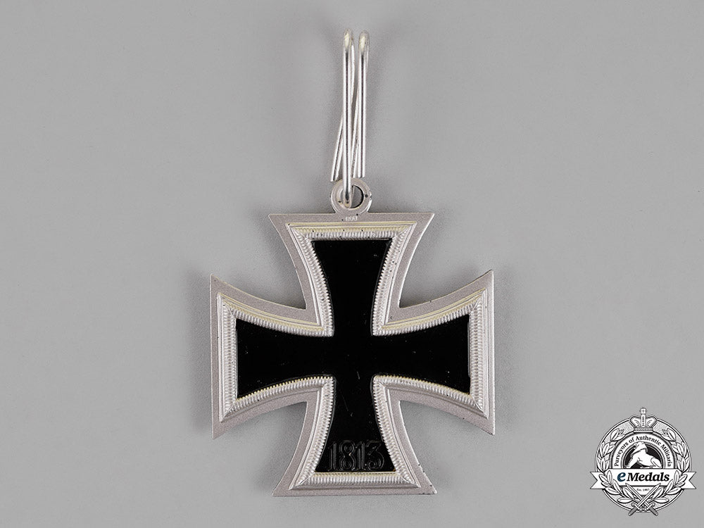 german_republic._a_knight’s_cross_of_the_iron_cross1939,_alternative1957_version,_early_silver_example_c18-016076