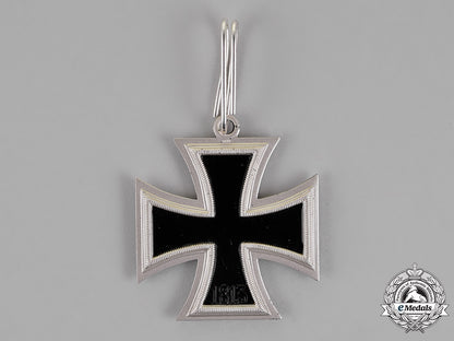 german_republic._a_knight’s_cross_of_the_iron_cross1939,_alternative1957_version,_early_silver_example_c18-016076