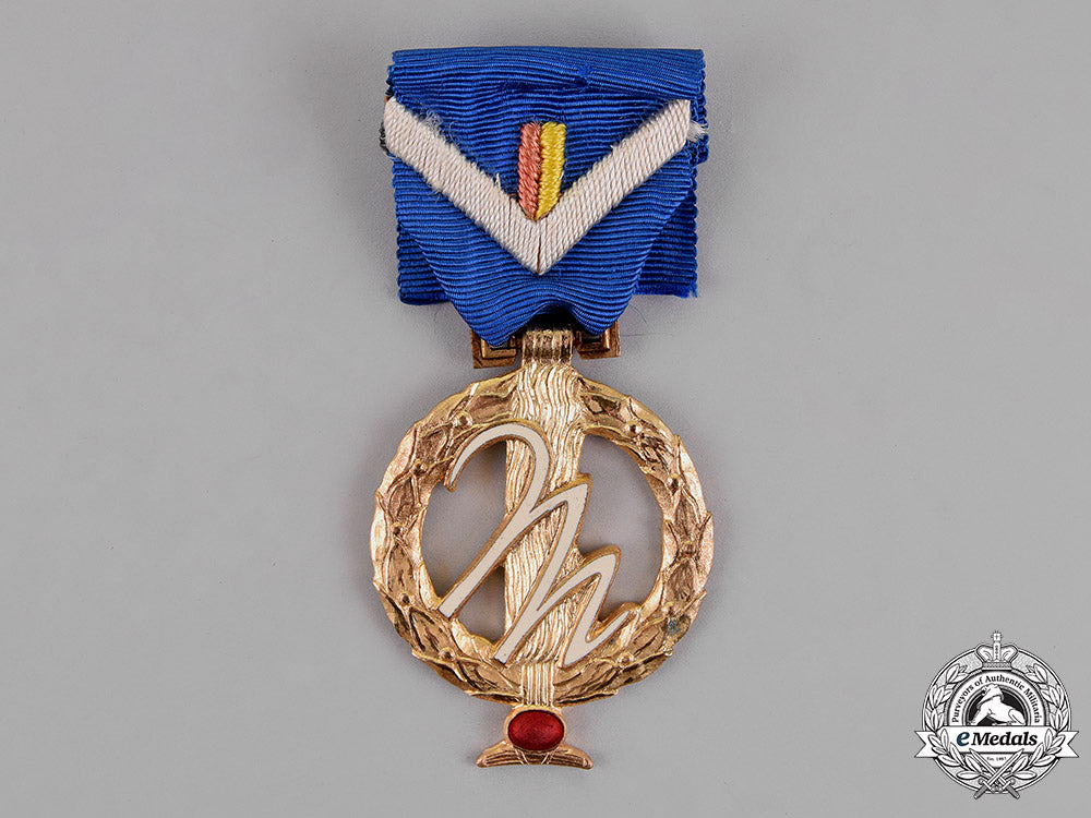 italy,_fascist._a_national_fascist_party(_pnf)_medal_with_case_c18-016125