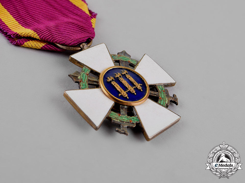 italy(_fascist)._an_order_of_the_roman_eagle,_military_division,5_th_class,_knight,_c.1944_c18-016142_2_1