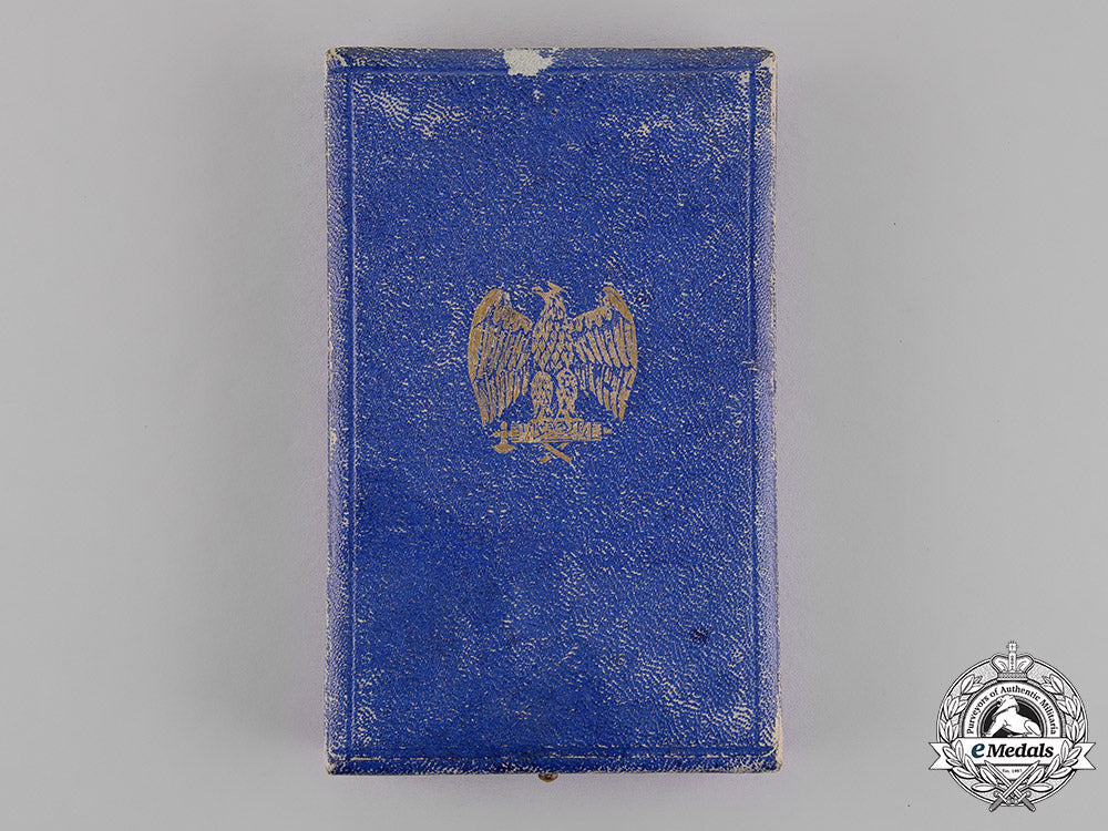 italy(_fascist)._an_order_of_the_roman_eagle,_military_division,5_th_class,_knight,_c.1944_c18-016143_2_1