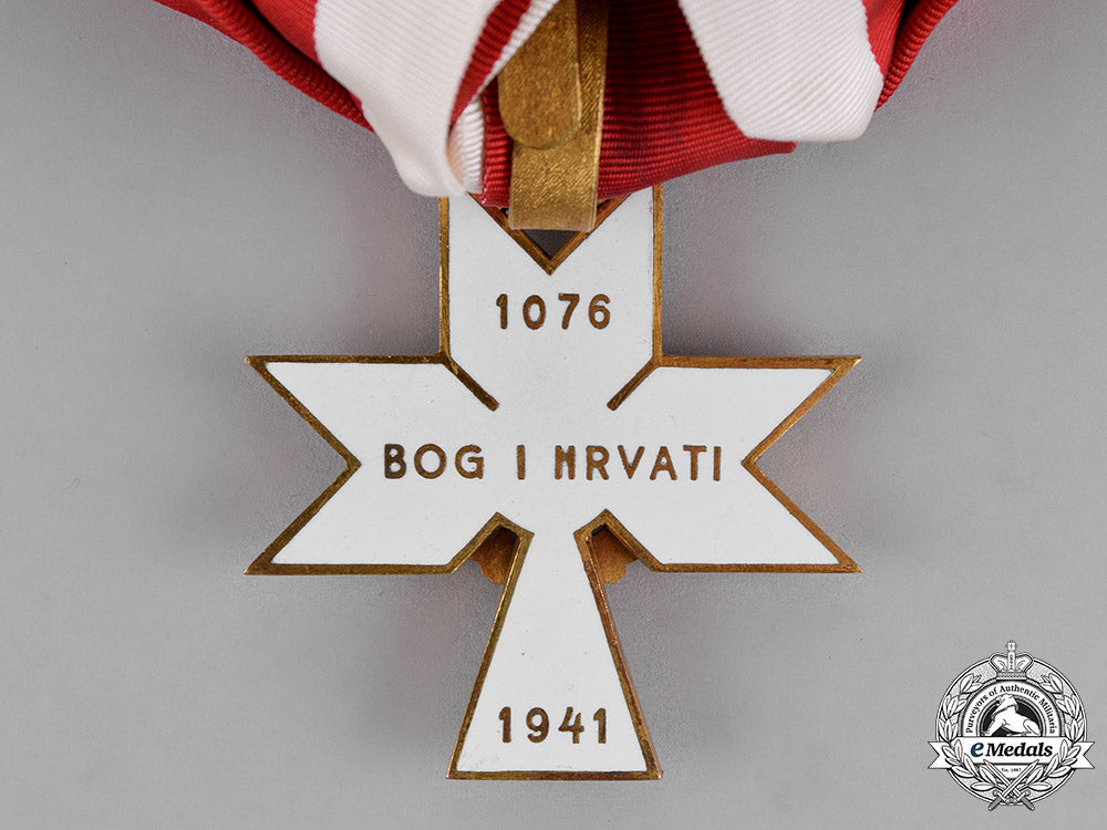 croatia._an_order_of_king_zvonimir's_crown,_grand_cross_with_oak_leaves_c18-016372