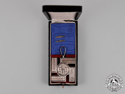 germany._a_mint_ss12-_year_long_service_award_in_its_original_case_of_issue_c18-016542