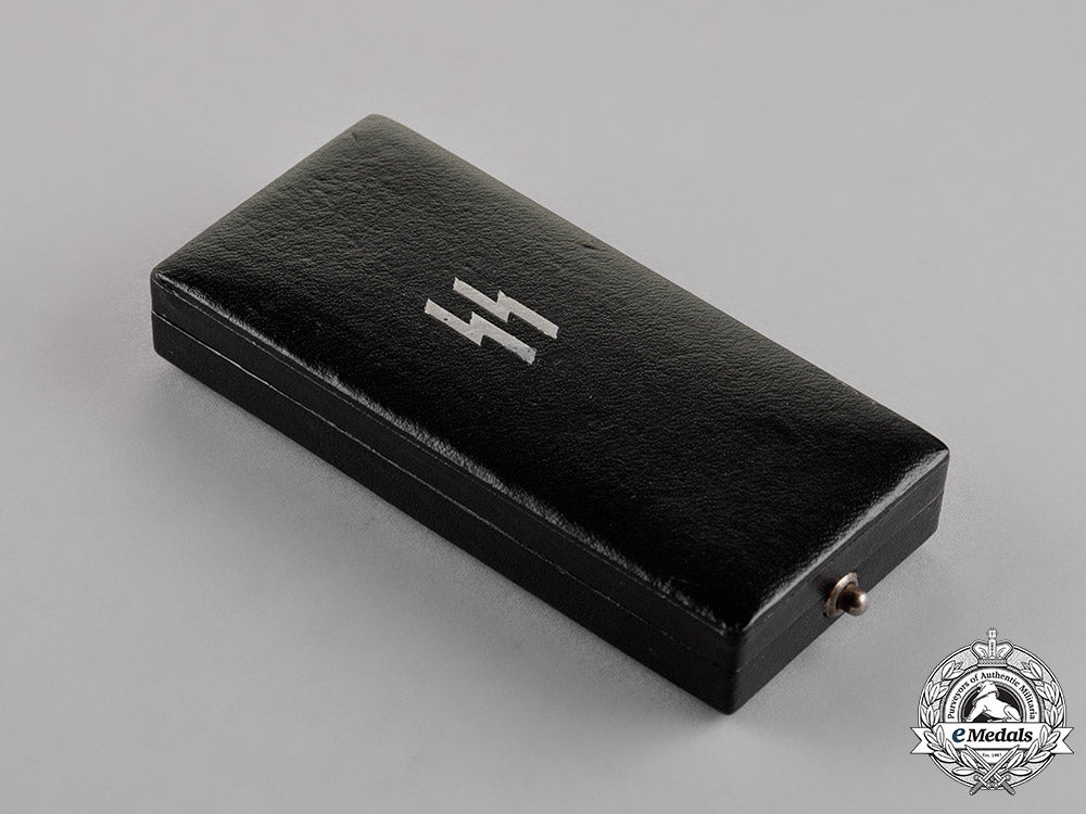 germany._a_mint_ss12-_year_long_service_award_in_its_original_case_of_issue_c18-016543