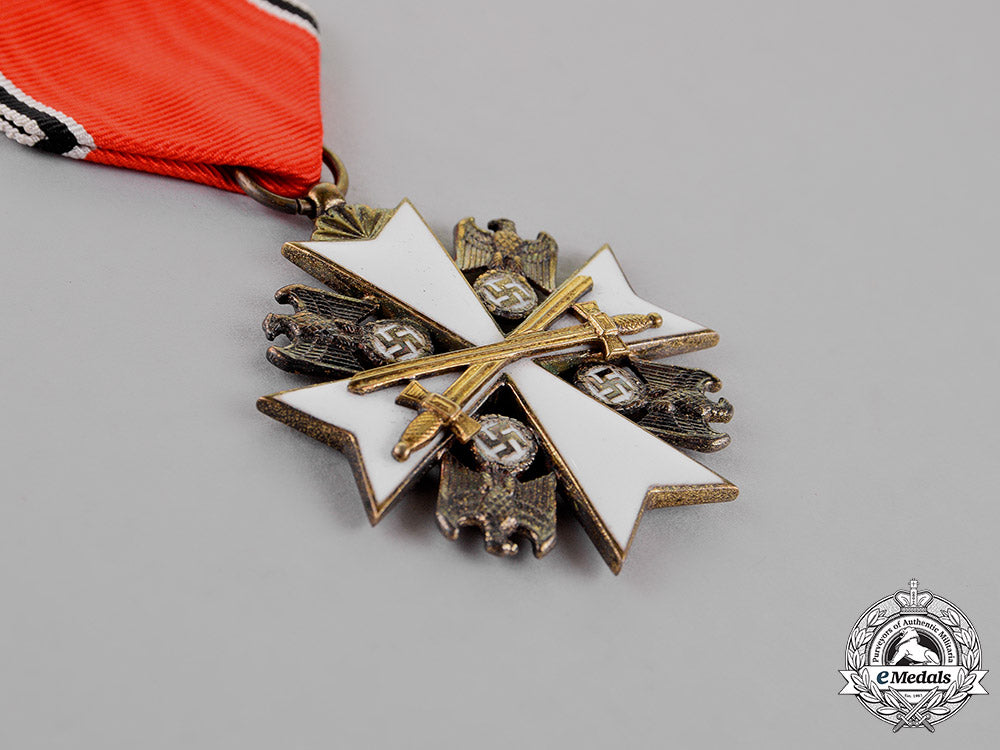 germany._a5_th_class_german_eagle_order_with_swords_by_the_gebrüder_godet&_co.,_cased_c18-016665