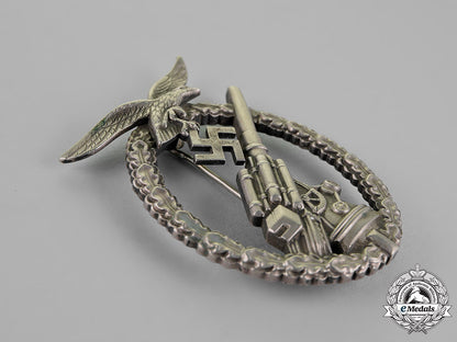 germany,_luftwaffe._an_early_flak_artillery_badge_c18-016960