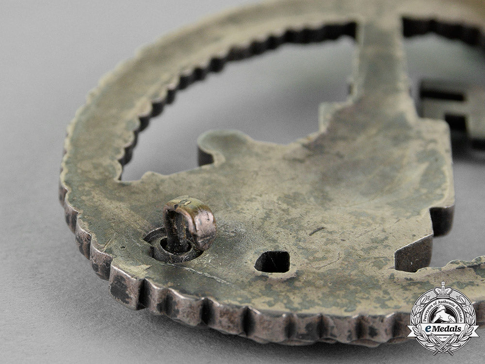 germany,_luftwaffe._an_early_flak_artillery_badge_c18-016961