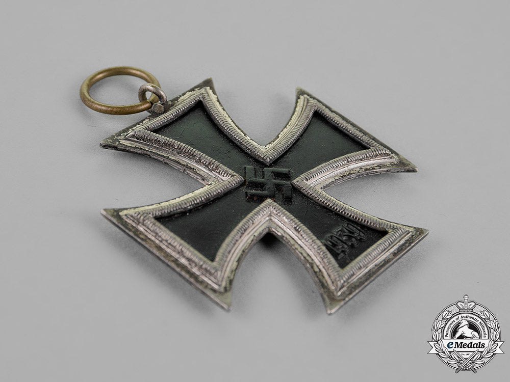 germany._an_iron_cross_second_class1939,_schinkel_version,_by_w._deumer_c18-016966