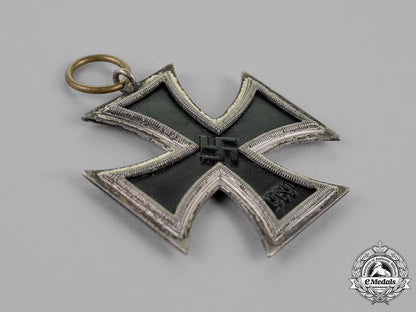 germany._an_iron_cross_second_class1939,_schinkel_version,_by_w._deumer_c18-016966