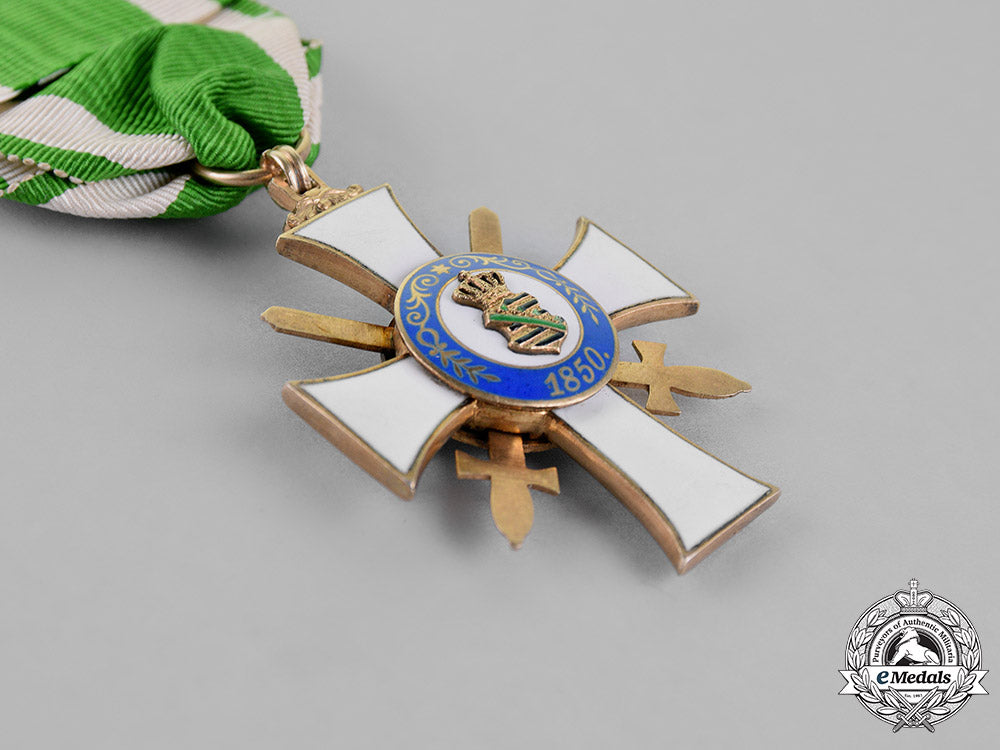 saxony._an_albrecht_order,_knight’s_cross,_second_class,_with_swords,_by_g.a._schaffenberg_c18-017065