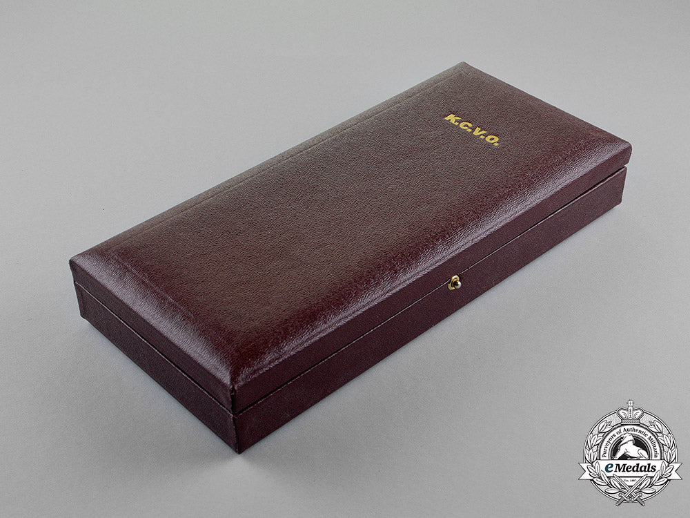 united_kingdom._a_royal_victorian_order,_knight_commander_set_case_c18-017133