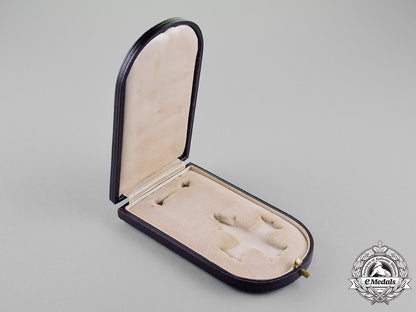 united_kingdom._a_military_cross_case_c18-017158