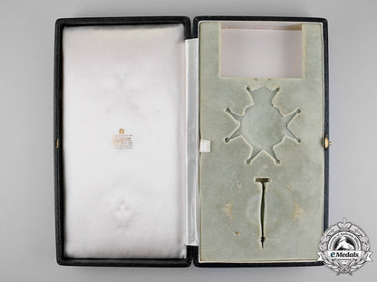 great_britain._a_most_honourable_order_of_the_bath,_knight_grand_cross_set,_military_division_case_c18-017160_1