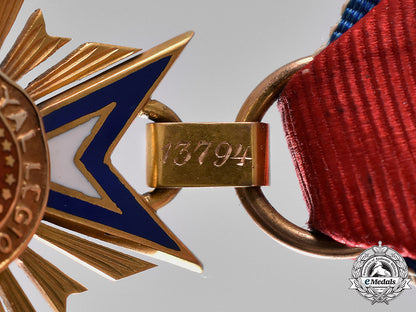 united_states._a_military_order_of_the_loyal_legion_of_the_united_states(_mollus)_membership_badge,10_th_illinois_volunteer_infantry_regiment_c18-017212_1