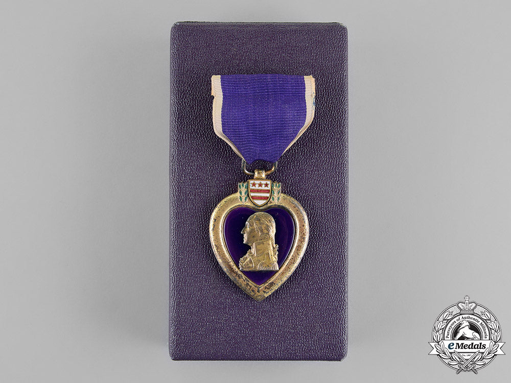 united_states._a_posthumous_purple_heart_to_electrician's_mate_uss_cushing(_dd-376),_kia_during_the_battle_of_guadalcanal_c18-017320