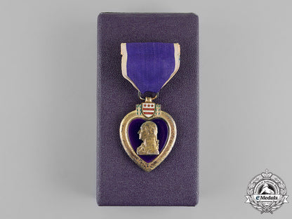 united_states._a_posthumous_purple_heart_to_electrician's_mate_uss_cushing(_dd-376),_kia_during_the_battle_of_guadalcanal_c18-017320