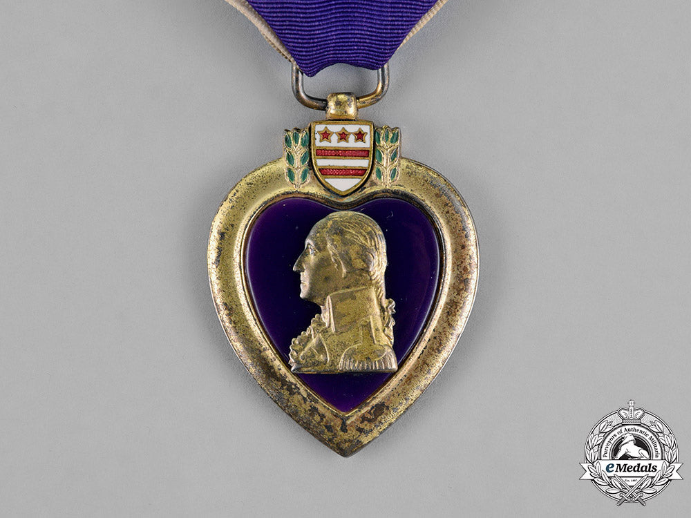 united_states._a_posthumous_purple_heart_to_electrician's_mate_uss_cushing(_dd-376),_kia_during_the_battle_of_guadalcanal_c18-017322