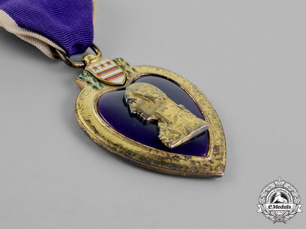 united_states._a_posthumous_purple_heart_to_electrician's_mate_uss_cushing(_dd-376),_kia_during_the_battle_of_guadalcanal_c18-017325