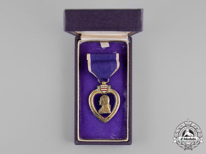 united_states._a_posthumous_purple_heart_to_electrician's_mate_uss_cushing(_dd-376),_kia_during_the_battle_of_guadalcanal_c18-017327