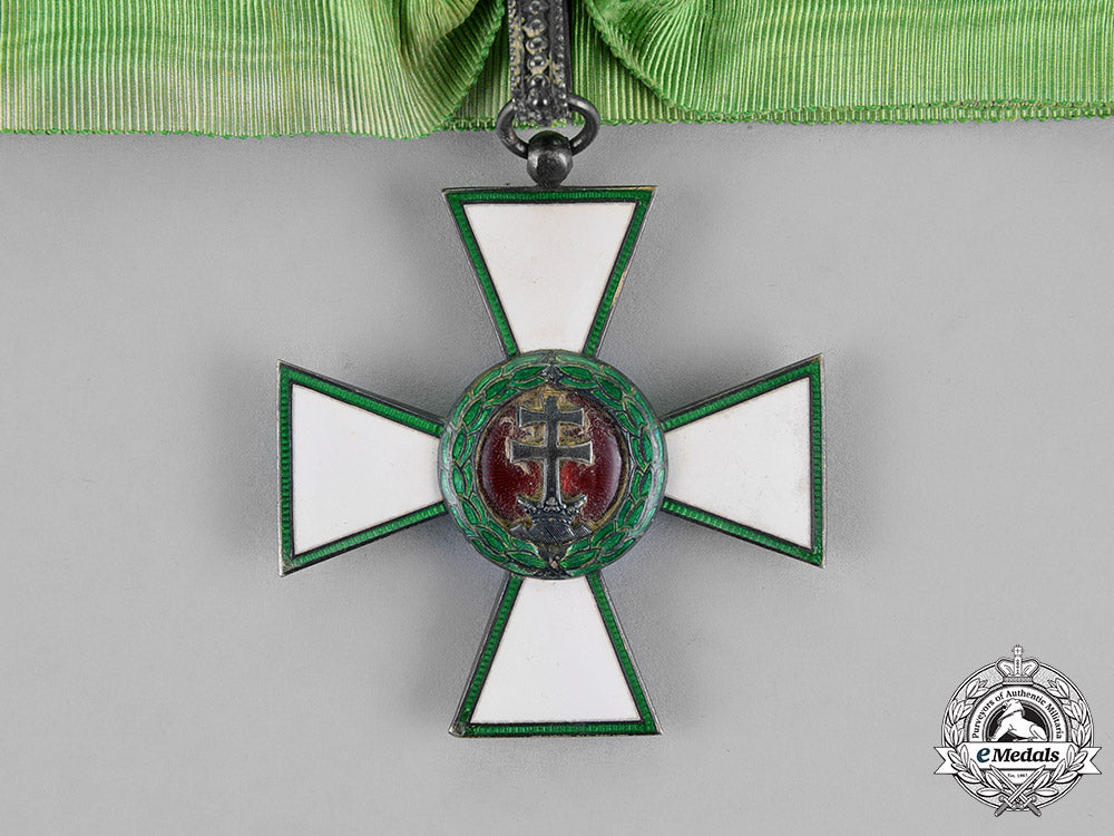 hungary,_kingdom._an_order_of_merit,_ii_class_commander's_neck_badge,_c.1940_c18-017468_1_1_1