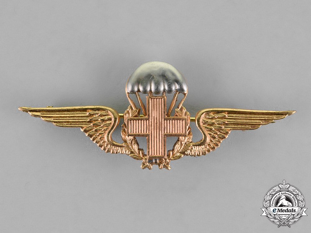 portugal,_kingdom._an_airborne_medic's_badge_c18-017599