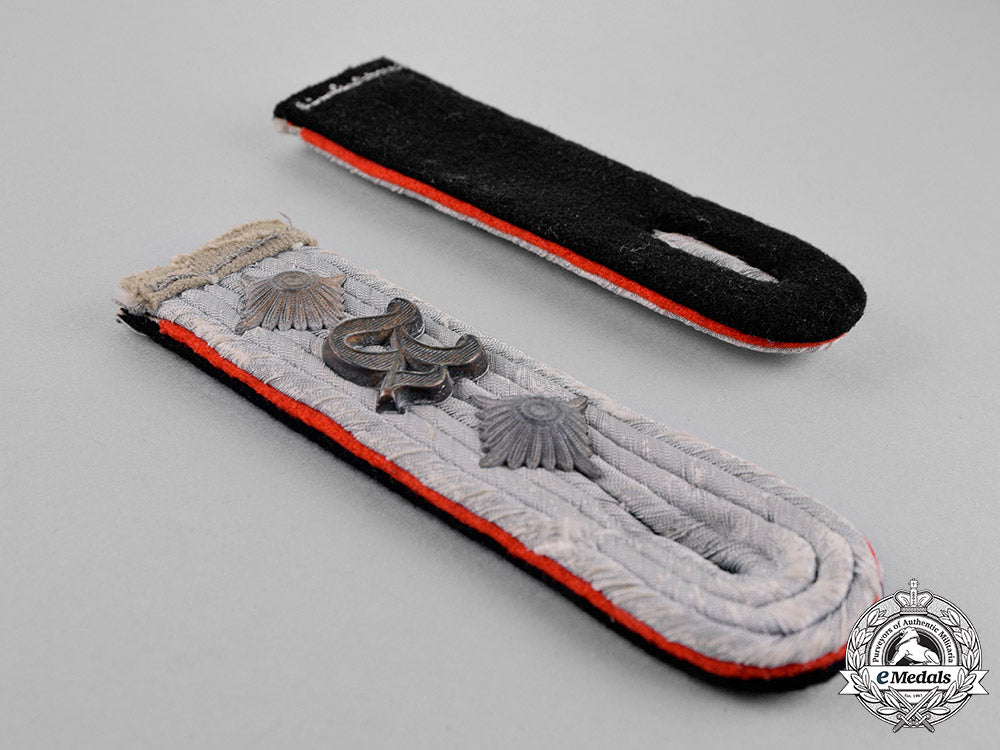 germany._a_set_of_waffen-_ss_artillery_observer_bataillon_hauptsturmführer_shoulder_boards_c18-017808