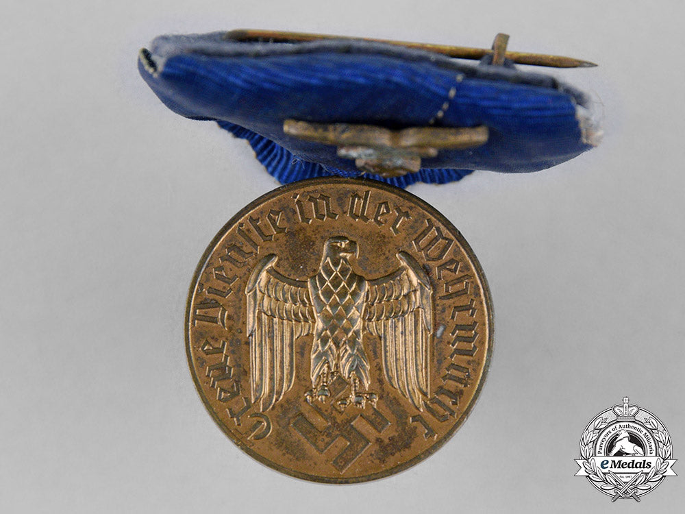 germany._a_luftwaffe12-_year_long_service_medal,_mounted_court-_style_c18-018070